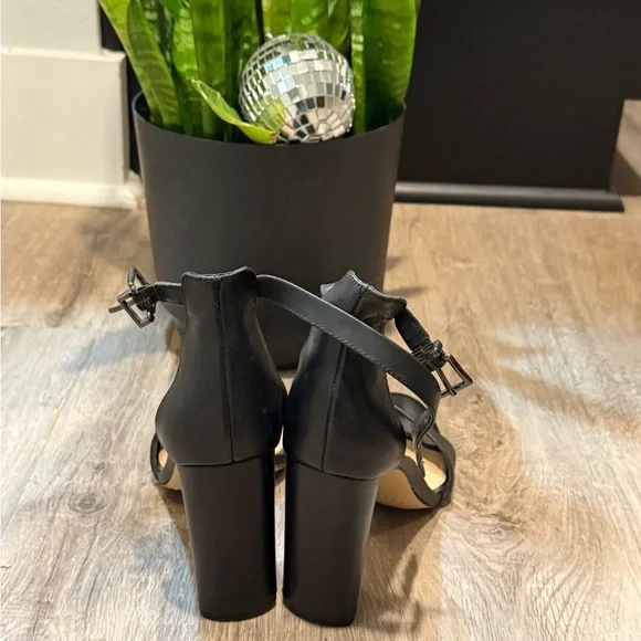 Black Classic Ankle Strap Chunky Gianna Bini Heels - Picture 2 of 9